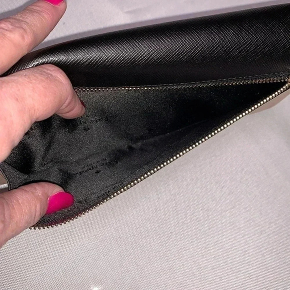 KATE SPADE ♠️ Wristlet Wallet, NWT. - Picture 3 of 5